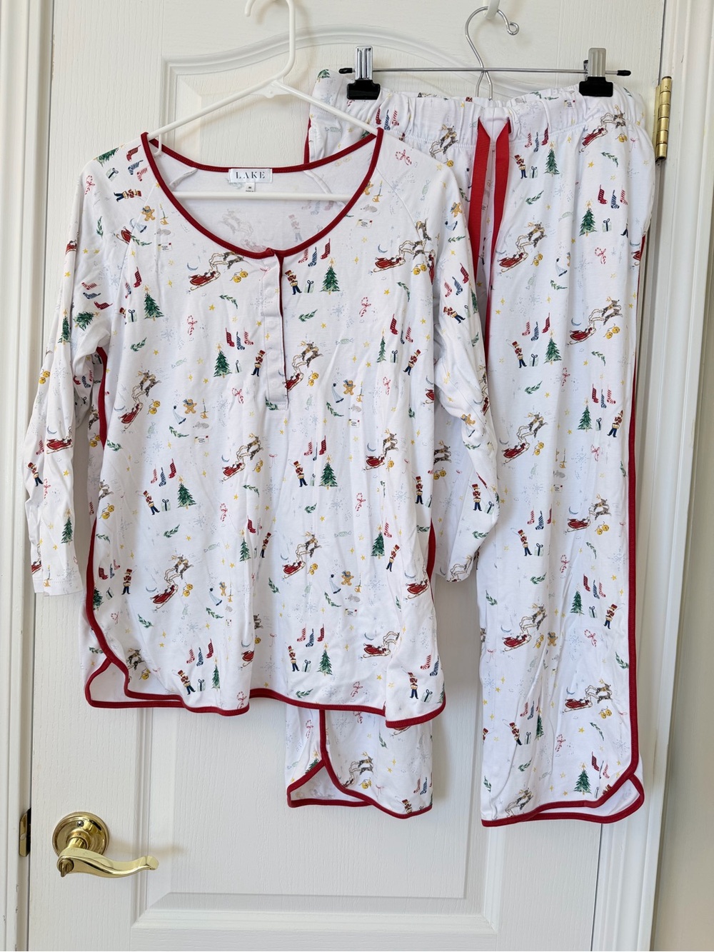 LAKE Pajamas Women’s M Christmas Holiday Print Long Sleeve Pajama Set